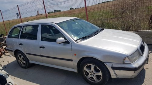 Dezmembrez skoda octavia 1 break ,motor 2.0 b