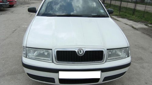 Dezmembrez Skoda Octavia 1 din 2003