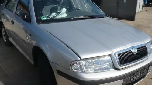 Dezmembrez Skoda Octavia 1