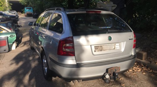 Dezmembrez Skoda Octavia 2 1.9 BKC break argintiu