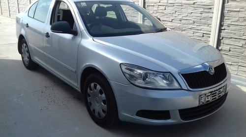 Dezmembrez Skoda Octavia 2 1.9 tdi BXE 2010 c