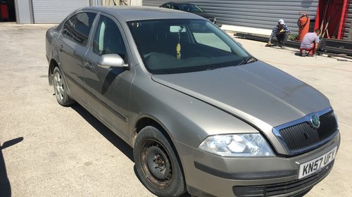 Dezmembrez Skoda Octavia 2 2.0TDI BKD