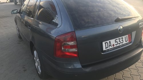 Dezmembrez Skoda Octavia 2 BKD 2.0 TDi 2005