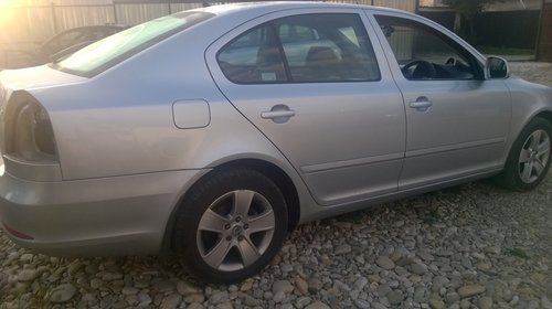 Dezmembrez Skoda Octavia 2 Facelift, 1.9 TDI 77kw motor BXE, din 2010