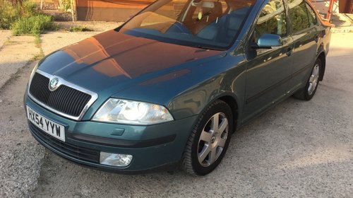 Dezmembrez Skoda Octavia 2 piele, xenon, comenzi, senzori