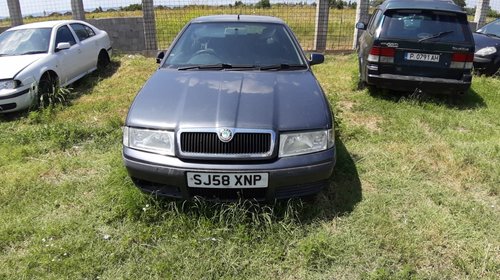 Dezmembrez skoda octavia II 2