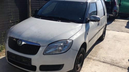 Dezmembrez Skoda Praktik 1.4 TDI an 2008 cod 