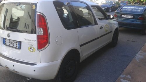 Dezmembrez Skoda Roomster 1.2 TDI common rail,an 2011