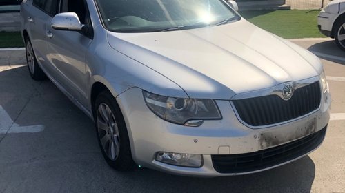 DEZMEMBREZ SKODA SUPERB 2008