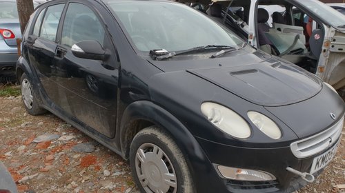 Dezmembrez Smart ForFour 2004 1.3 benzină