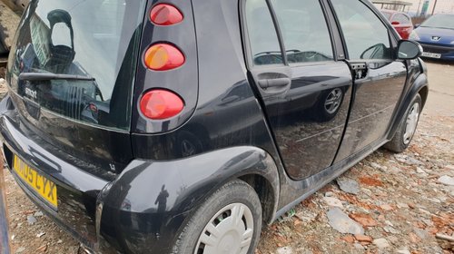 Dezmembrez Smart ForFour 2004 1.3 benzină