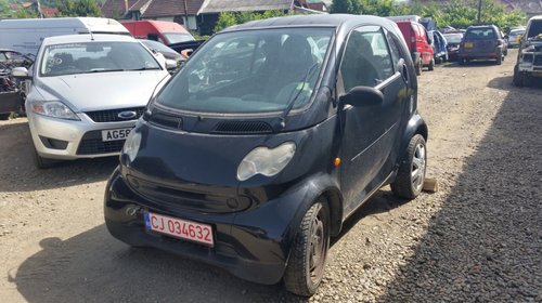 Dezmembrez Smart Fortwo 0.7 37kw 50cp 2004