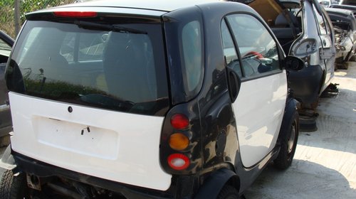 Dezmembrez Smart Fortwo 2000