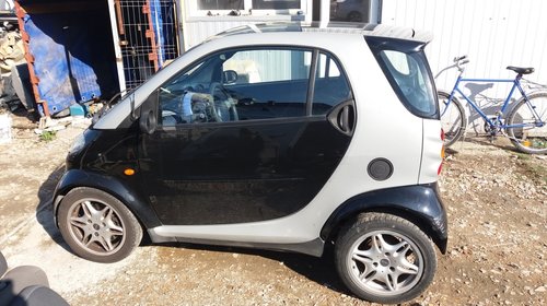 Dezmembrez Smart Fortwo an f 2000 0.6 cc benzina