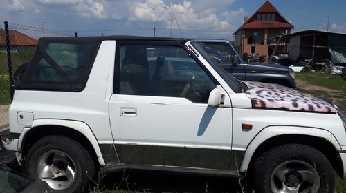 Dezmembrez Suzuki Vitara 1994.
