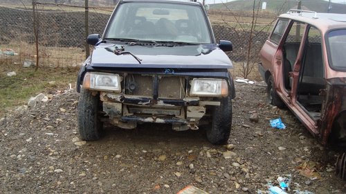 Dezmembrez Suzuki Vitara din anul 1996 1.6 be