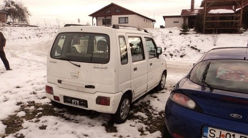 Dezmembrez suzuki wagon r+ ,1l benzina , din 2000