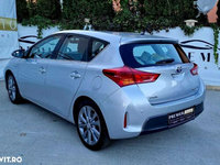 Dezmembrez Toyota Auris 2015