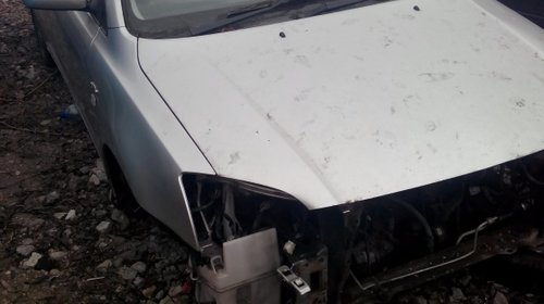 Dezmembrez Toyota Avensis 2.0td 116cp din 200