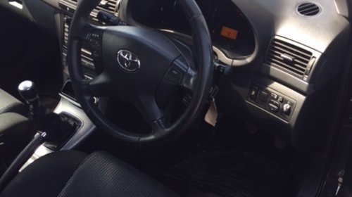 Dezmembrez Toyota Avensis 2,0tdi negru, an 2007