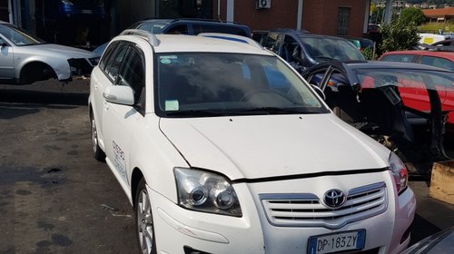 Dezmembrez Toyota avensis 2.2