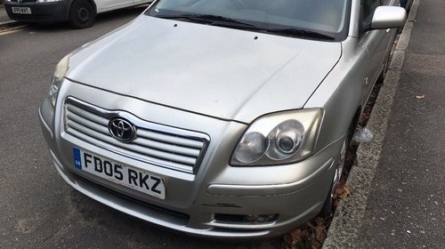 Dezmembrez Toyota Avensis 2004 hatchback 2.0