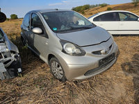 Dezmembrez Toyota Aygo 1.0i benzina din 2008 2009