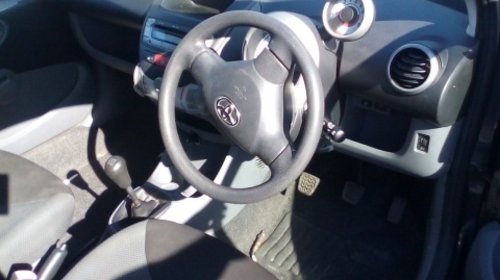 Dezmembrez Toyota Aygo ,an 2006