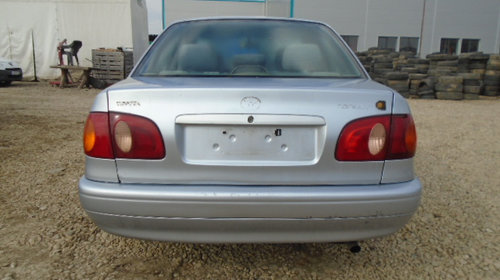 Dezmembrez Toyota Corolla 2001 Sedan 1.6