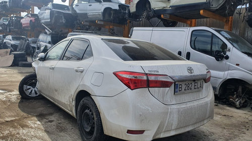 Dezmembrez Toyota Corolla 2015 berlina 1.3 be
