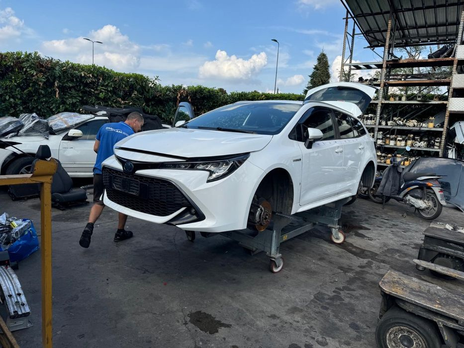 Toyota Spring Break Dezmembrez Toyota Corolla Hybrid 1.8B/2.0B Break. 2019-2022 piese auto ...