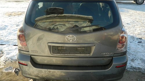 Dezmembrez Toyota Corolla Verso din 2005 , motor 2.2 Diesel