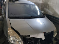 Dezmembrez toyota corolla verso