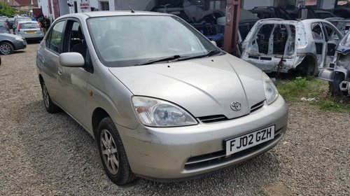 Dezmembrez Toyota Prius 1.5 53kw 72cp 2001