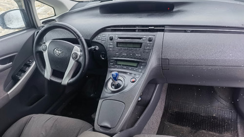 Dezmembrez Toyota Prius 3 piese din dezmembrari Cutie automata baterie elemente caroserie catalizator