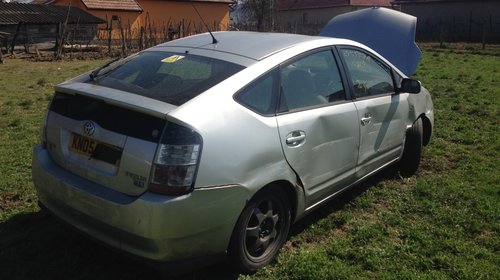 Dezmembrez Toyota Prius II