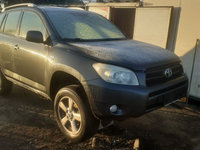 Dezmembrez Toyota Rav 4 2.2 an 2007