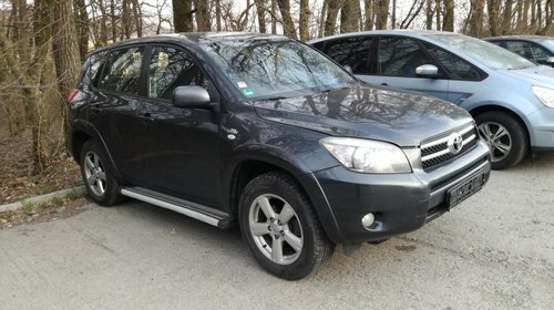 Dezmembrez Toyota RAV 4 2.2D-CAT, 177cp, 4x4,