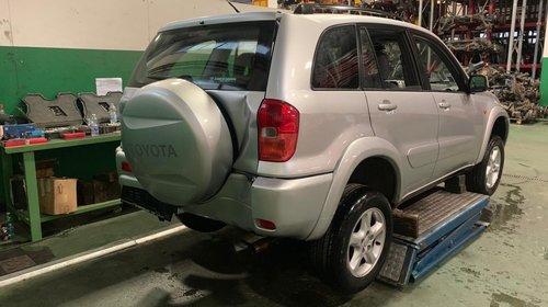 Dezmembrez Toyota RAV 4 , an 2003 , 2.0BENZNZINA