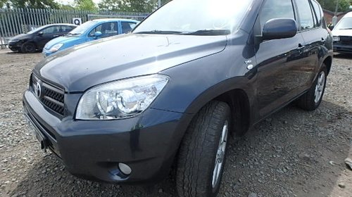 Dezmembrez Toyota Rav 4, an 2006,diesel