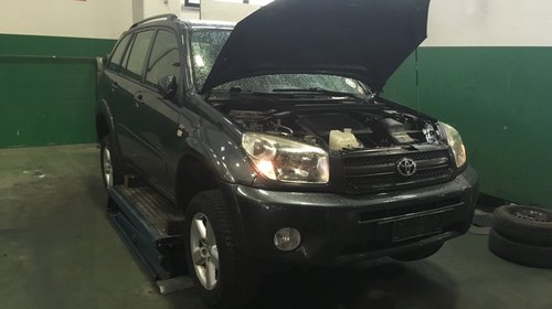 Dezmembrez toyota rav 4