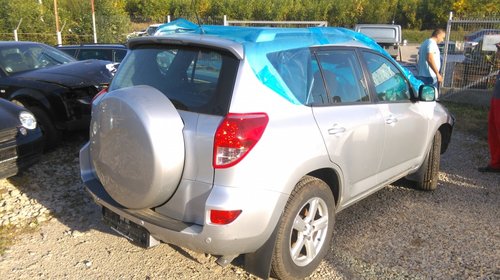 Dezmembrez Toyota Rav 4