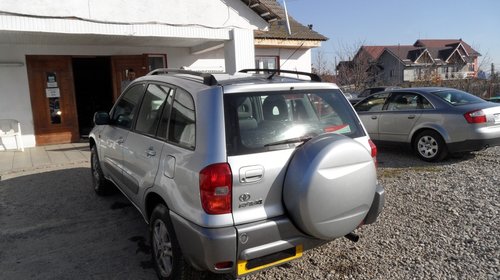 Dezmembrez Toyota RAV4 2003 2.0 diesel