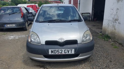 Dezmembrez Toyota Yaris 1.0 16V 50kw 68cp 2003