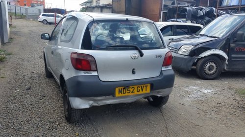 Dezmembrez Toyota Yaris 1.0 16V 50kw 68cp 2003