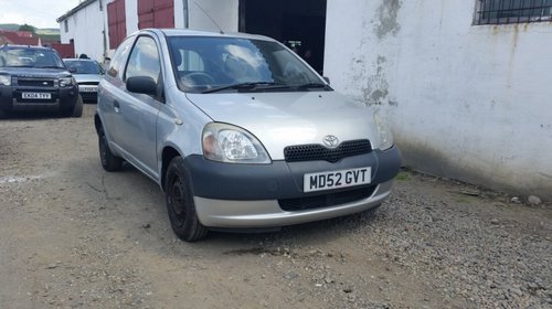 Dezmembrez Toyota Yaris 1.0 16V 50kw 68cp 2003