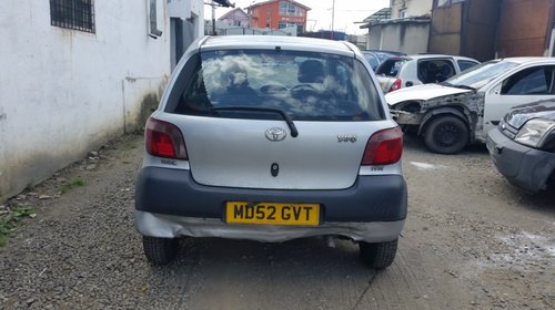 Dezmembrez Toyota Yaris 1.0 16V 50kw 68cp 2003