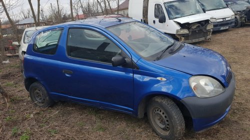 Dezmembrez Toyota Yaris 1.0i 2002