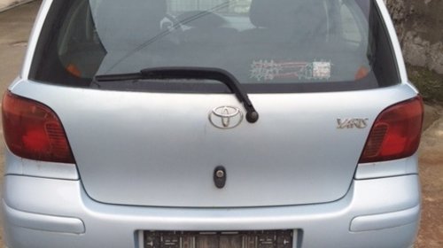 Dezmembrez Toyota Yaris 1.3 benzina an 2004