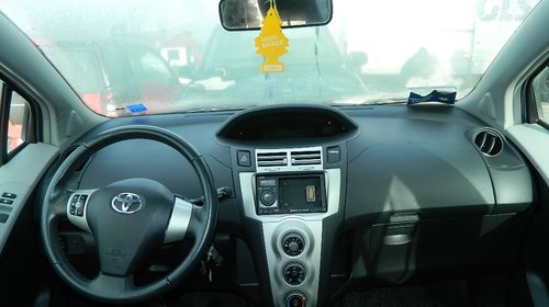 Dezmembrez Toyota Yaris - 2007